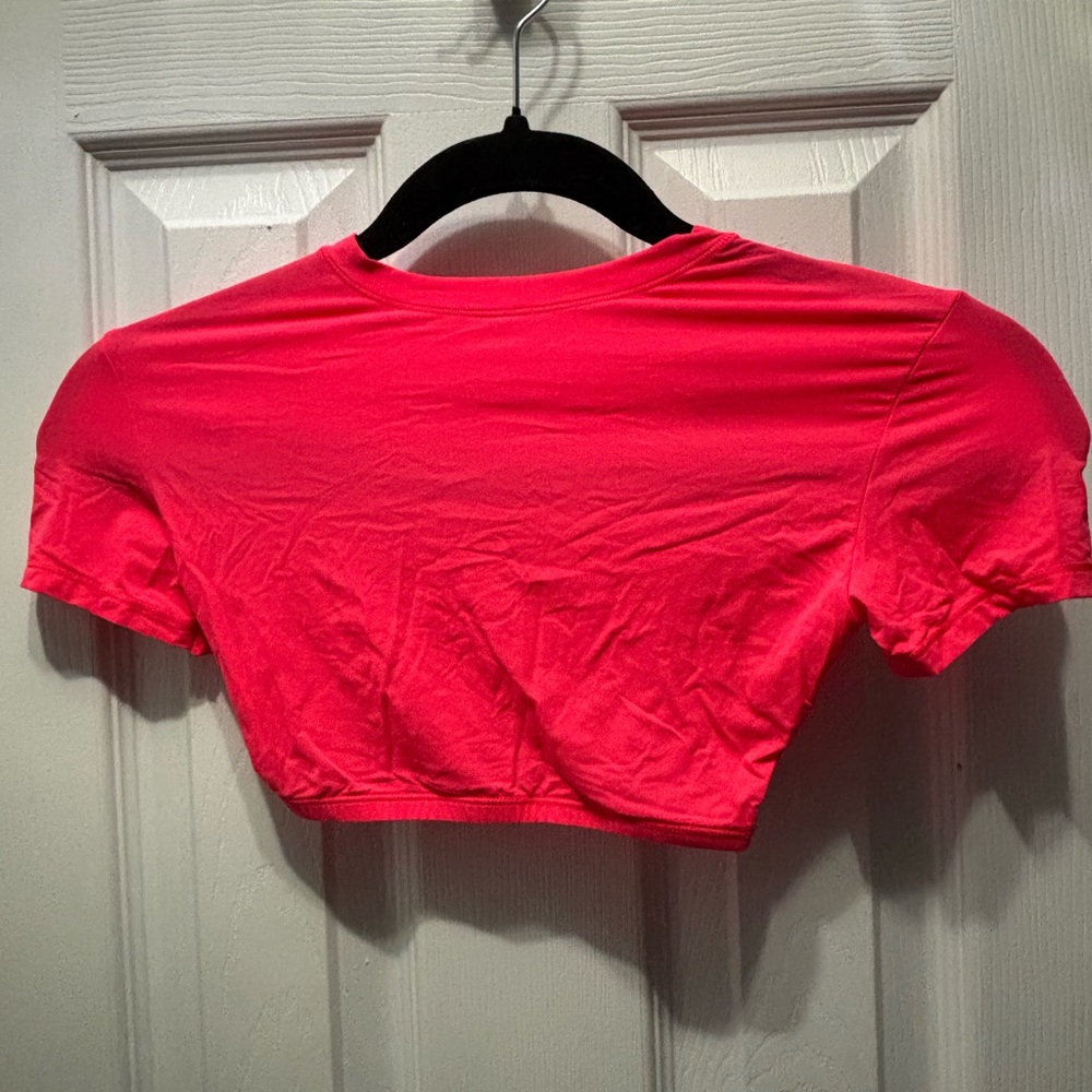 SKIMS NWT Neon Pink Crop Top Short Sleeve Stretch Tee